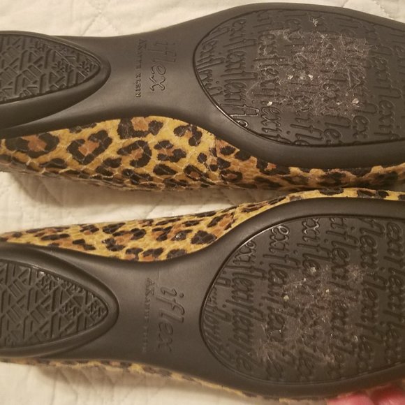 Anne Klein flats - Picture 6 of 9